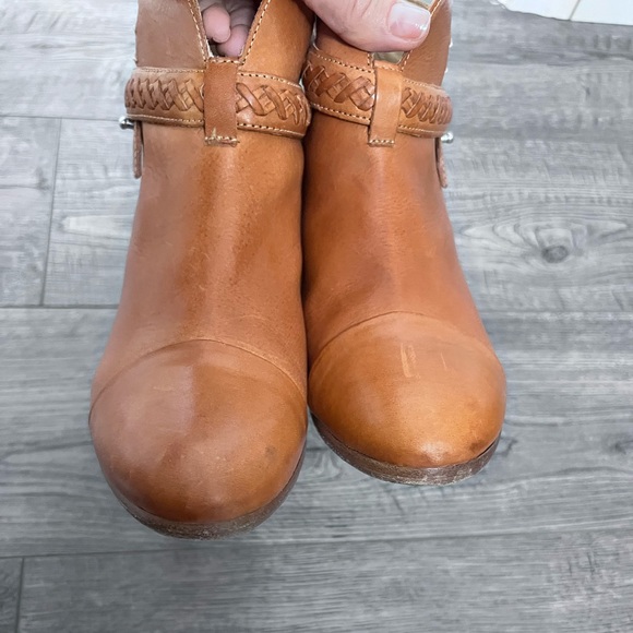 Rag & Bone leather booties in cognac color. Great condition - Picture 7 of 10